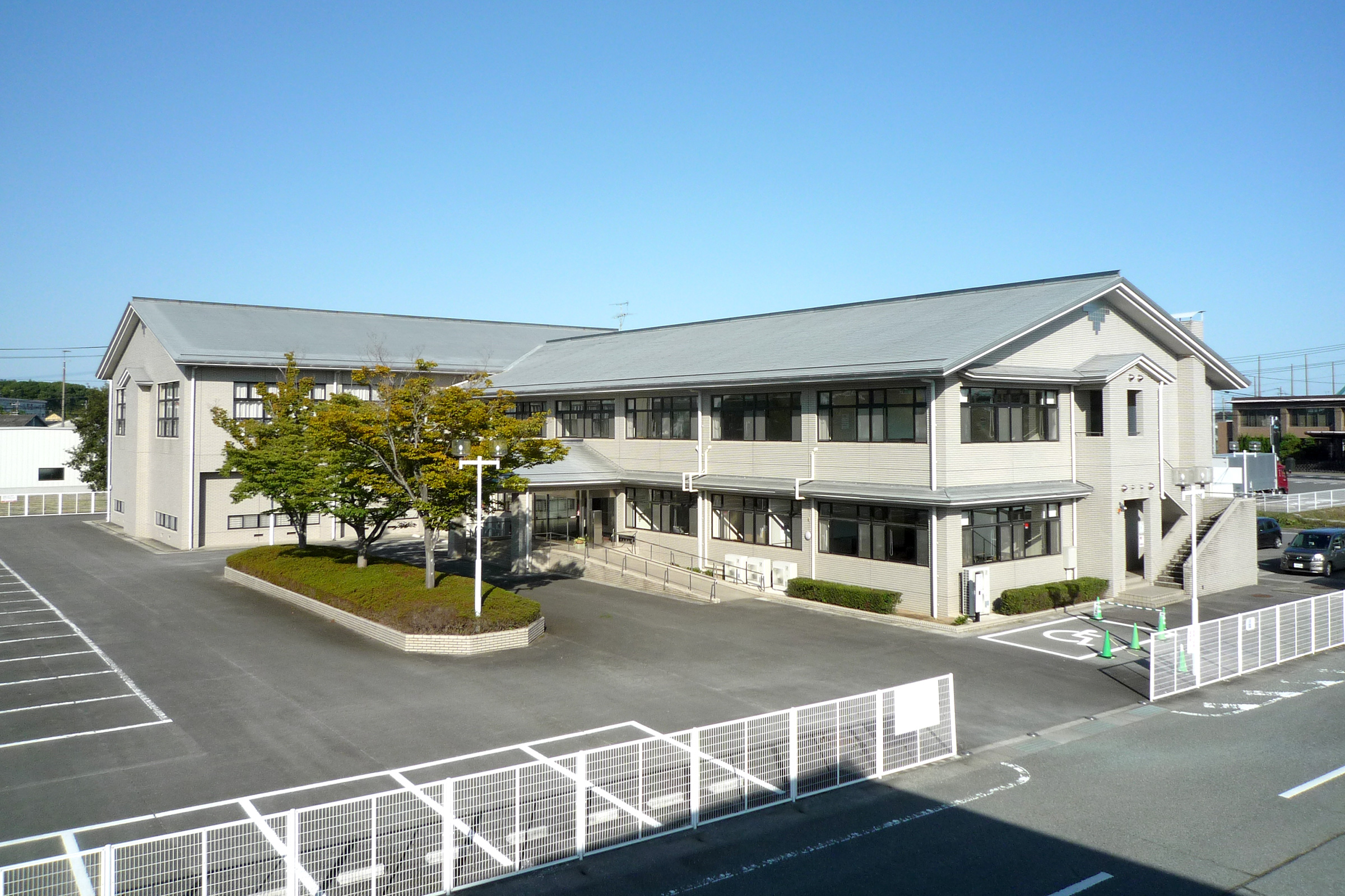 さんさん館 本館